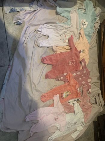 Lot vêtements 1 mois fille