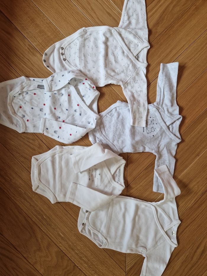 5 bodies 1 mois 3 pyjama 1 mois - photo numéro 2