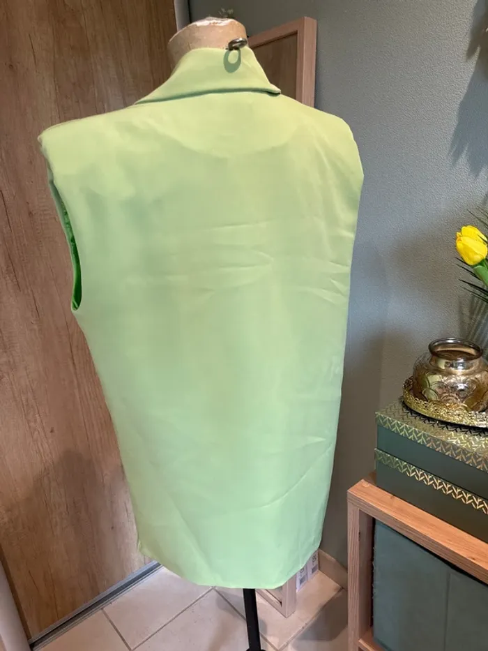 Magnifique tailleur blazer sans manches et chino confortable - photo numéro 3