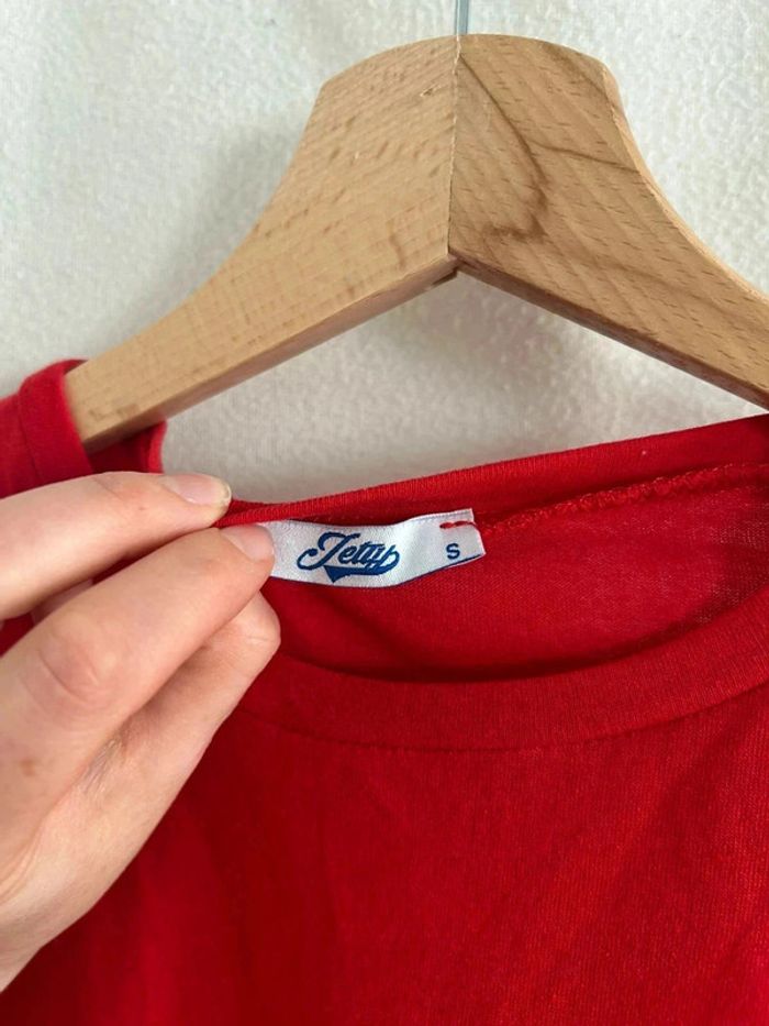 T shirt rouge - photo numéro 2