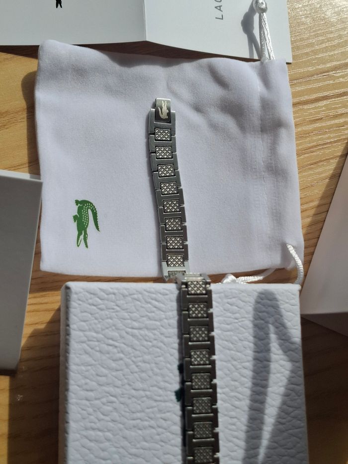 Lacoste - photo numéro 3