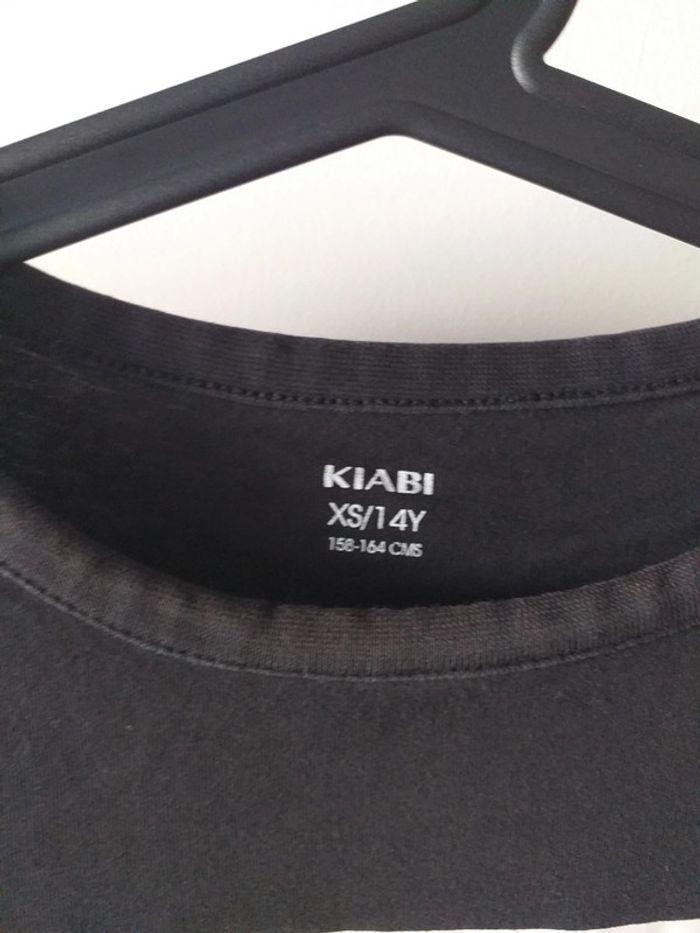 Tee-shirt noir avec inscription - photo numéro 3