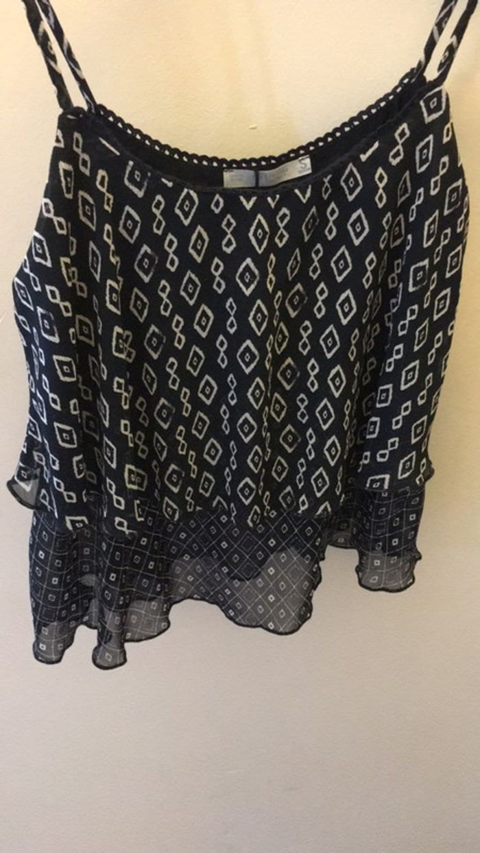 Petit top court bershka à volants bleu marine taille S - photo numéro 2