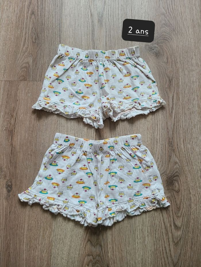 Short 2 ans