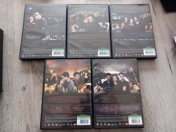 Intégral de la saga Twilight DVD chapitre 1 à 5 - photo numéro 3
