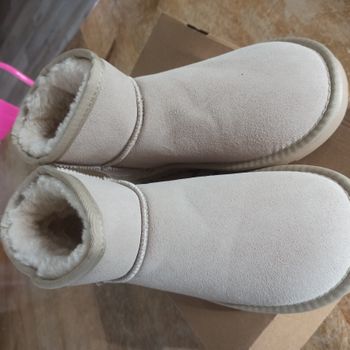 UGG BOTTINES BEIGE NEUVES