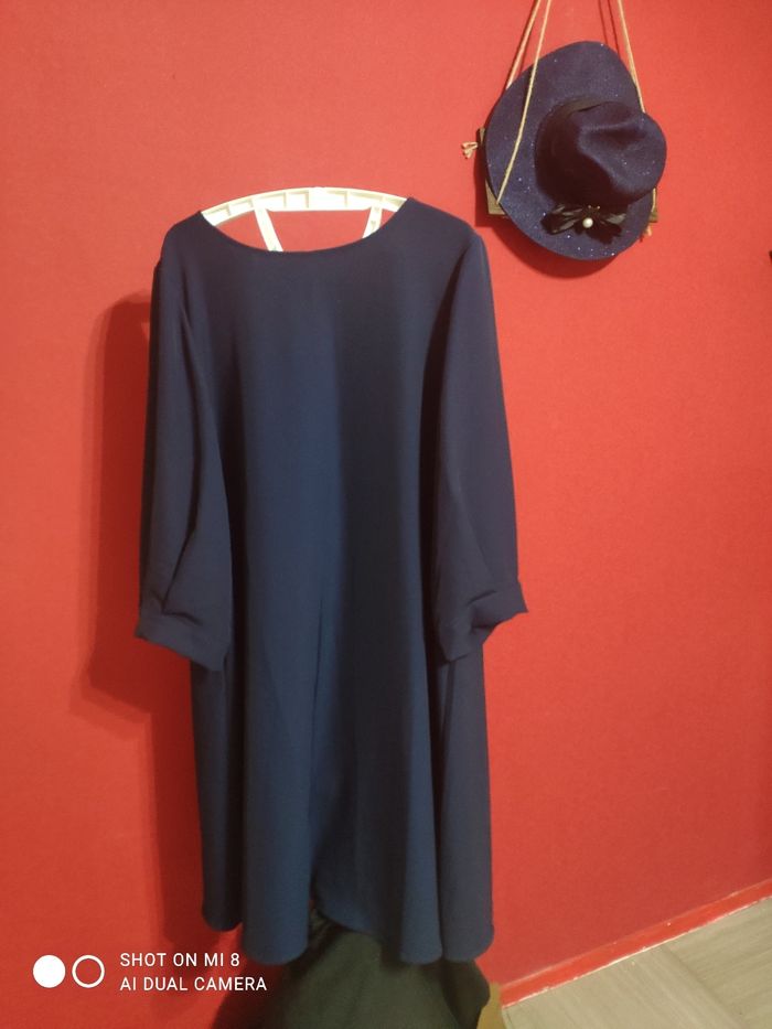 Robe 👗 marine - photo numéro 3