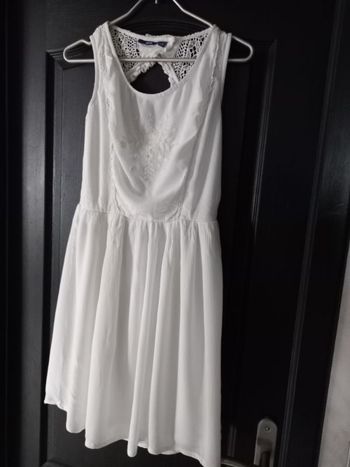 Robe dos nu dentelle