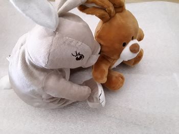 Lot de 2 peluches lapin