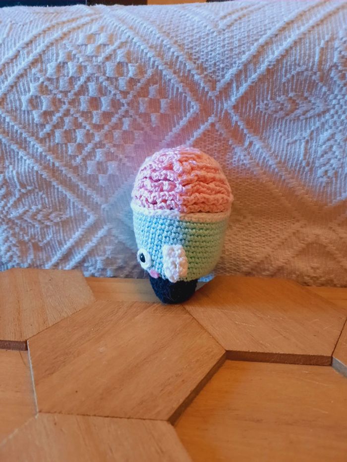 Amigurumi personnage cerveau - photo numéro 3