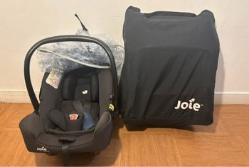 Poussette avec siège auto