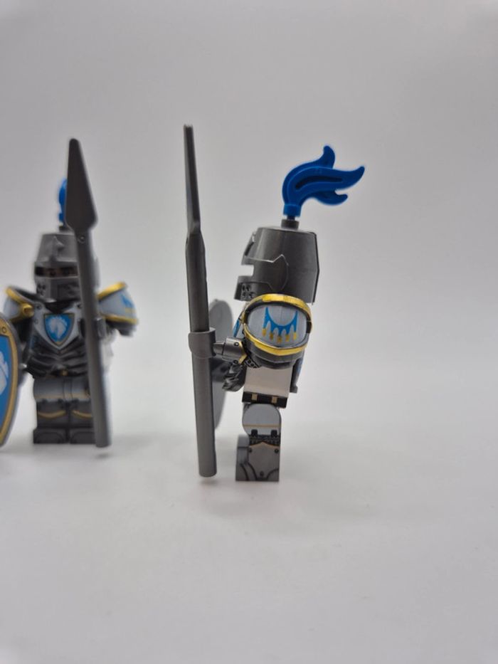 Figurines type lego 2 soldats chevaliers chevaux - photo numéro 4