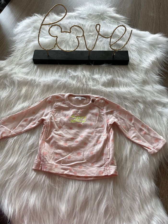 Très jolie pull fin noppies taille 3 mois