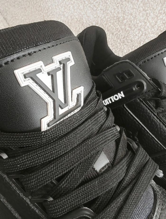 Baskets Louis Vuitton Trainer en cuir – Taille 42 – Made in Italy - photo numéro 7