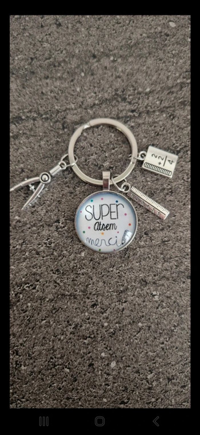 Porte clé pour Atsem.