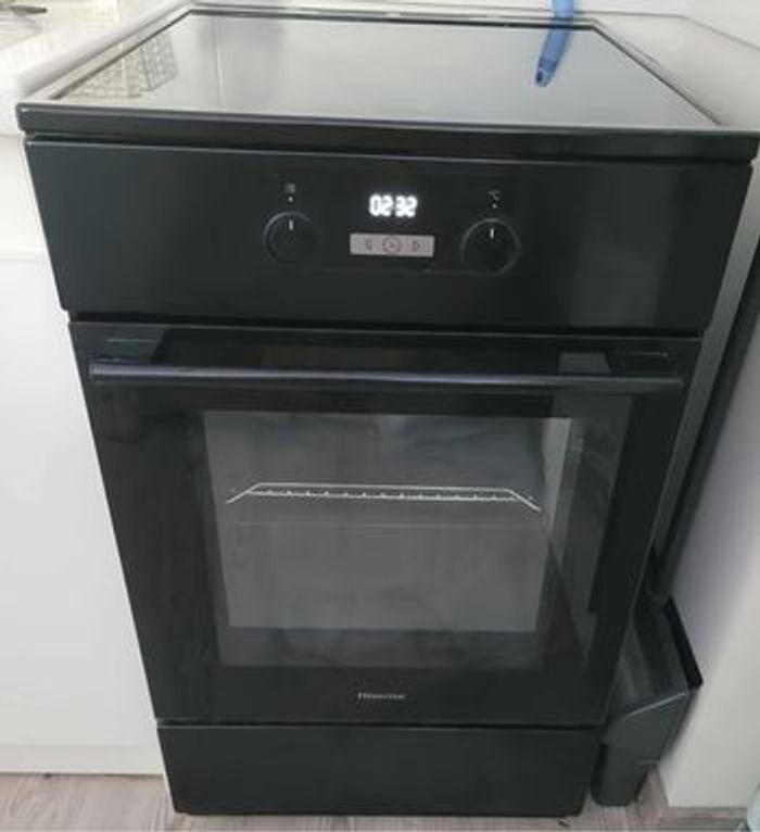Cuisiniere table à induction HISENSE HI55222BB (gaziniere…) - URGENT - photo numéro 2