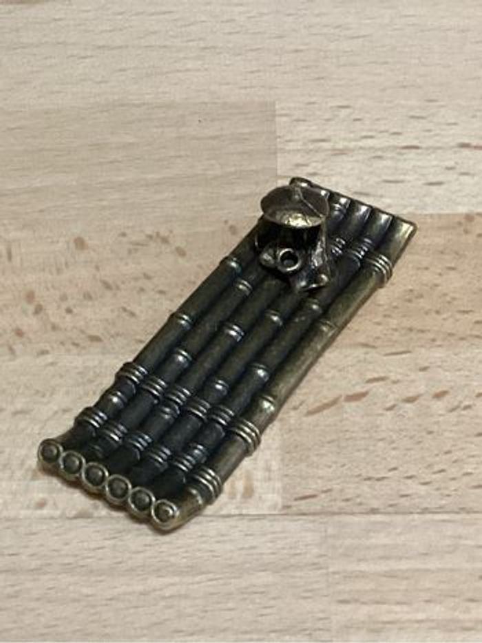 Porte encens vieux pêcheur chinois assis sur une jonque en bambou - photo numéro 8