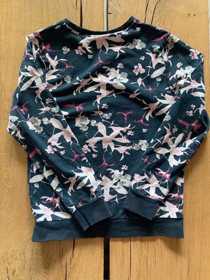 Pull ou sweat noir avec des fleurs fille 9/10ans (134/140) Name it - photo numéro 2