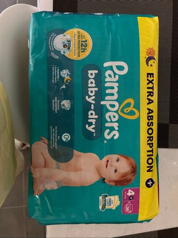 Couche Pampers taille 4+