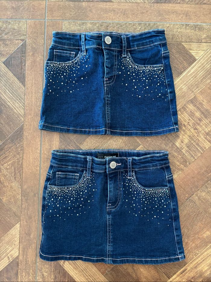Jupes jean jumelles 7/8ans