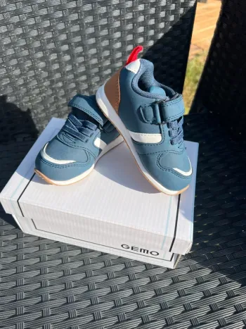 Basket, gémo, dinosaures neuve, taille 20