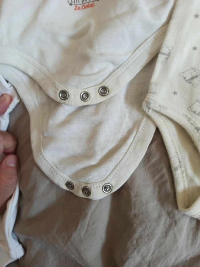 Lot de 5 bodies 3 mois - photo numéro 6