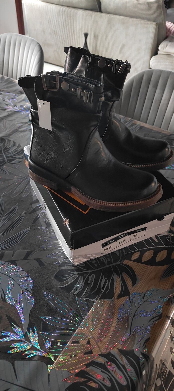 Bottines noires neuves - photo numéro 3