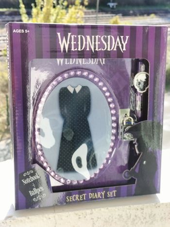 Famille Addams mercredi journal intime