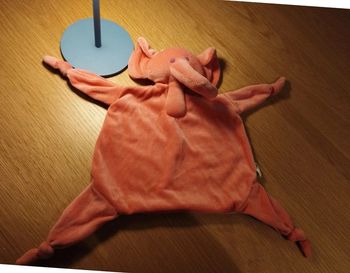 Doudou carre plat éléphant.