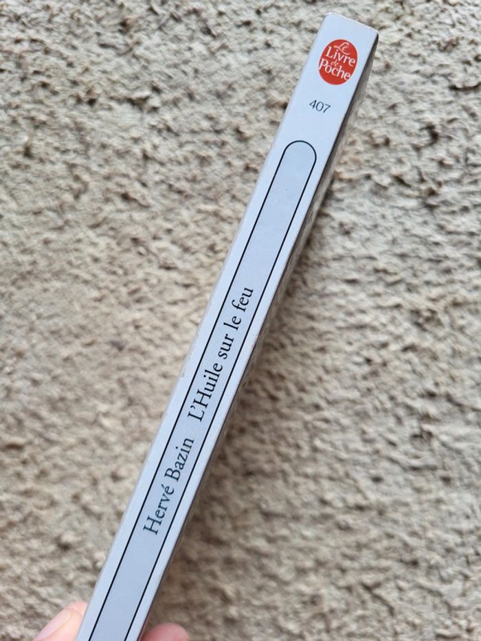 Livre "L'huile sur le feu" de Hervé Bazin - photo numéro 4