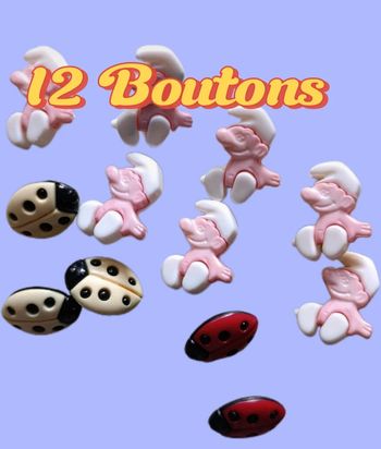 Lot de boutons. Schtroumpfs et coccinelles.