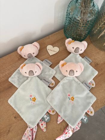 Mini doudou koala iris 
