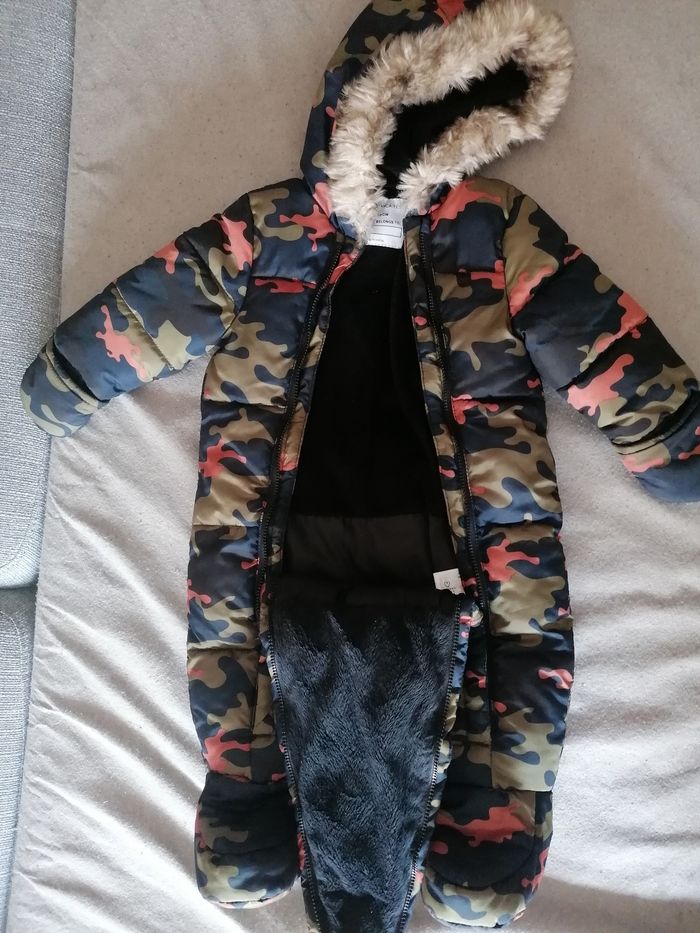 Combinaisons imperméables taille 3 à 6 mois - photo numéro 4