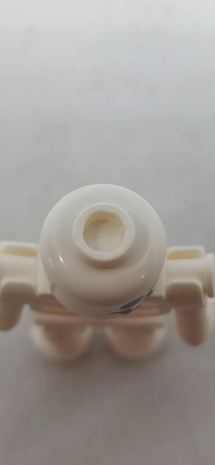 Squelette avec chapeau de sorcière et balai lego - photo numéro 5