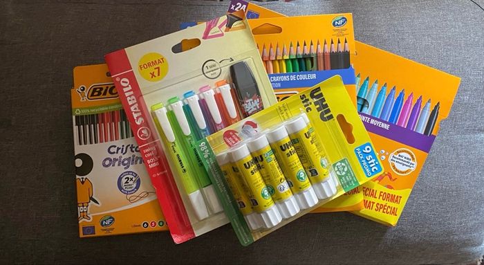 Lot fournitures