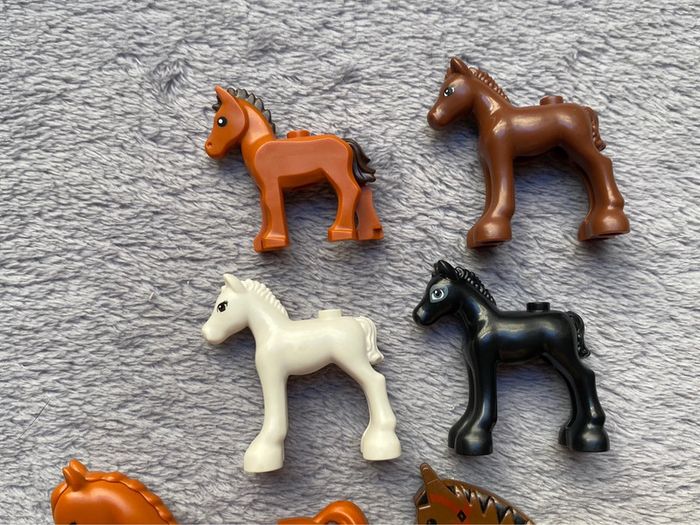 Lot lego de 4 chevaux et 4 poulains différents - photo numéro 6