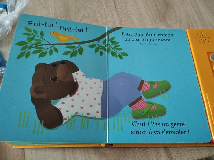 Petit ours brun entend tout livre musical - photo numéro 3