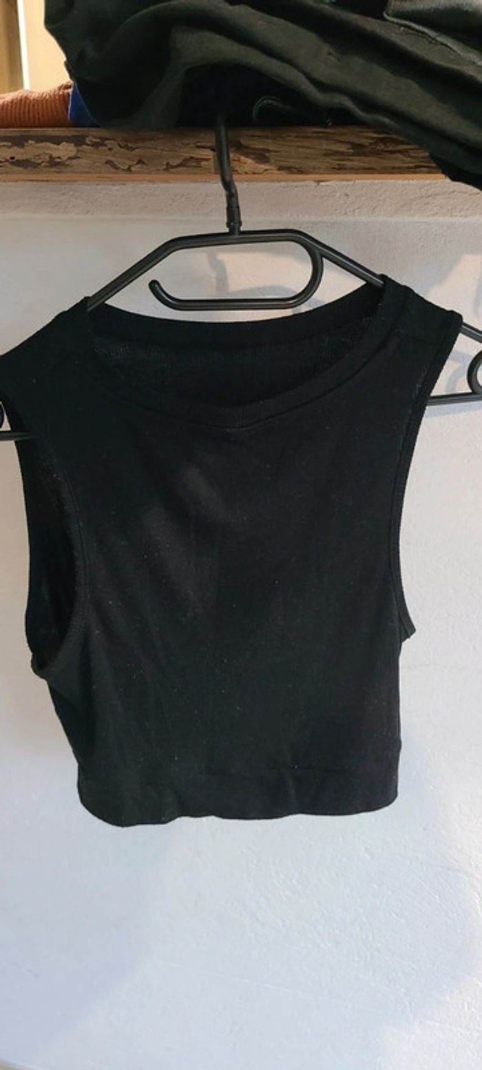 Top noir S - photo numéro 4