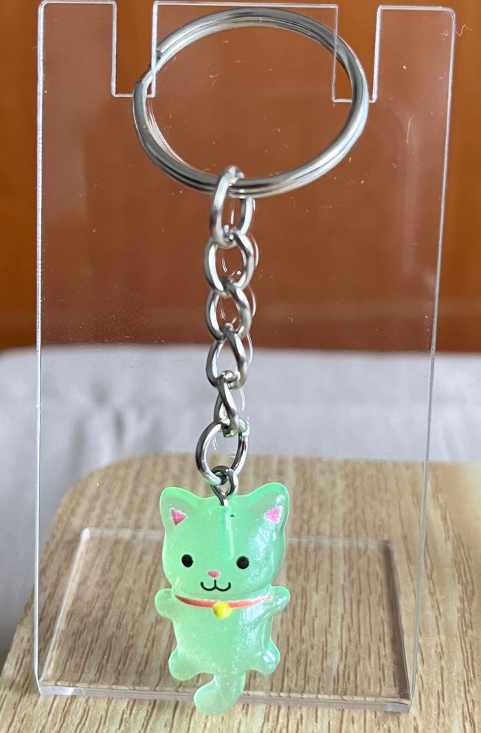 Porte clé chat vert