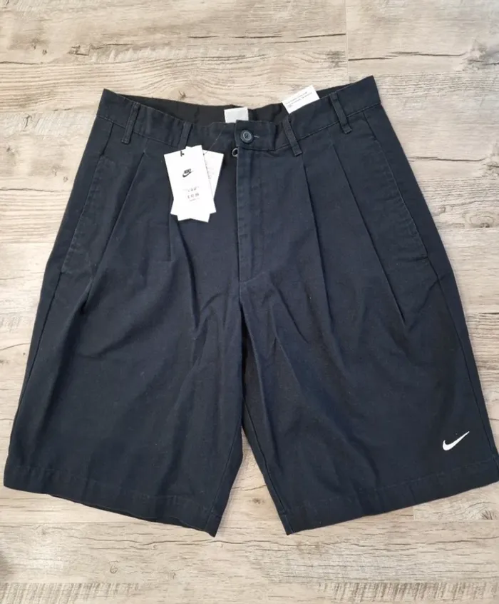Short Nike homme taille 42 XL Neuf