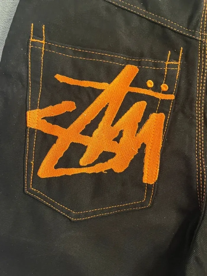 Short/Jort Stussy Black Embroidered Orange Big Logo Back – Taille XL - photo numéro 2