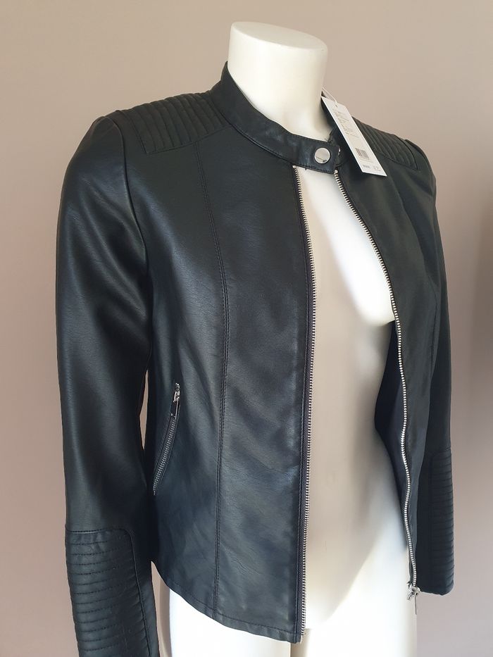Superbe veste en simili noir Vila 🖤 - photo numéro 3