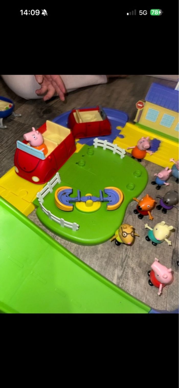 Circuit peppa PiG & véhicules - photo numéro 8