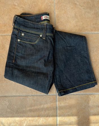 Jeans Levi’s 570 straight Fit taille 34 excellent état