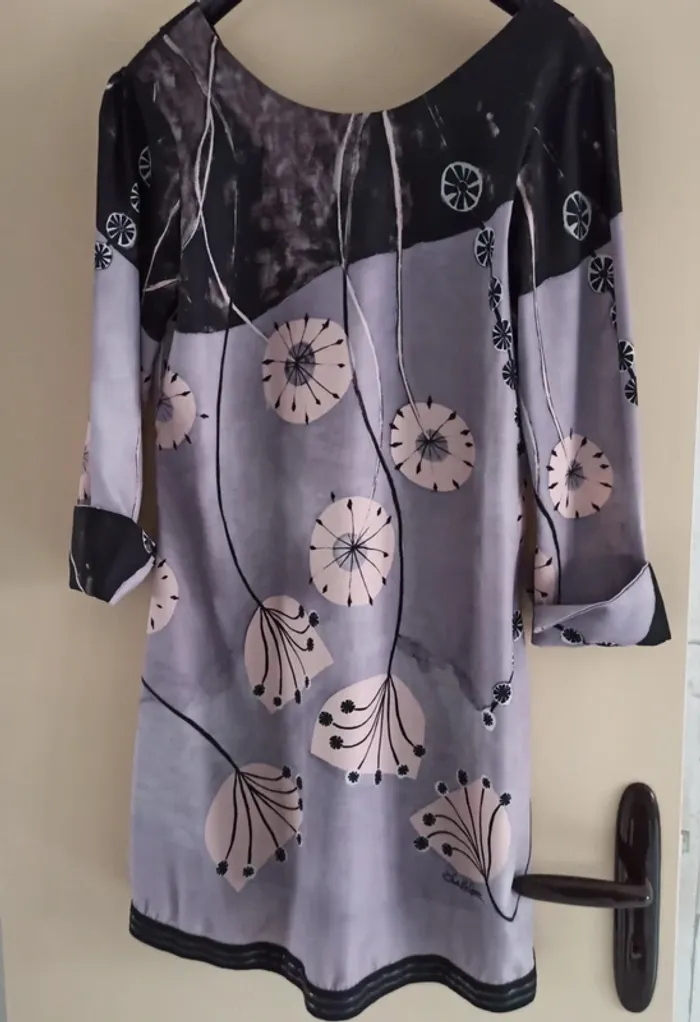 Robe Save The Queen