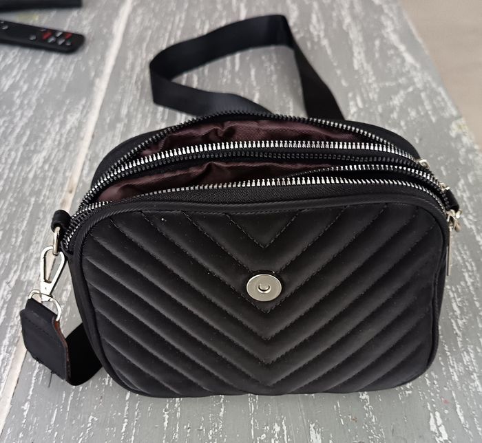 Sac bandoulière 3 compartiments neuf