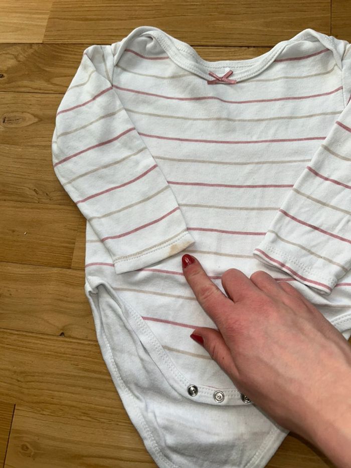 Lot 2 bodys fille 23 mois - photo numéro 4