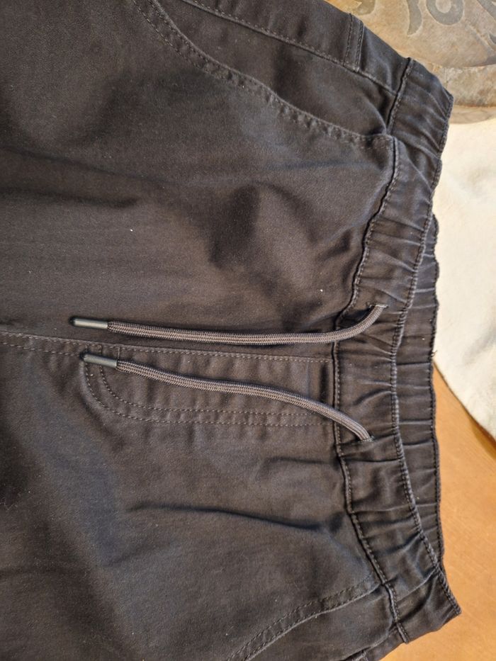 Pantalon.cargo noir - photo numéro 3