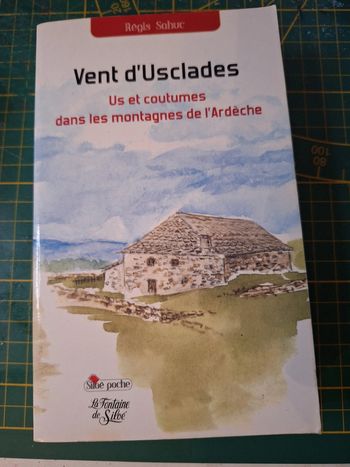 Livre "vent d'usclades" en très bon état