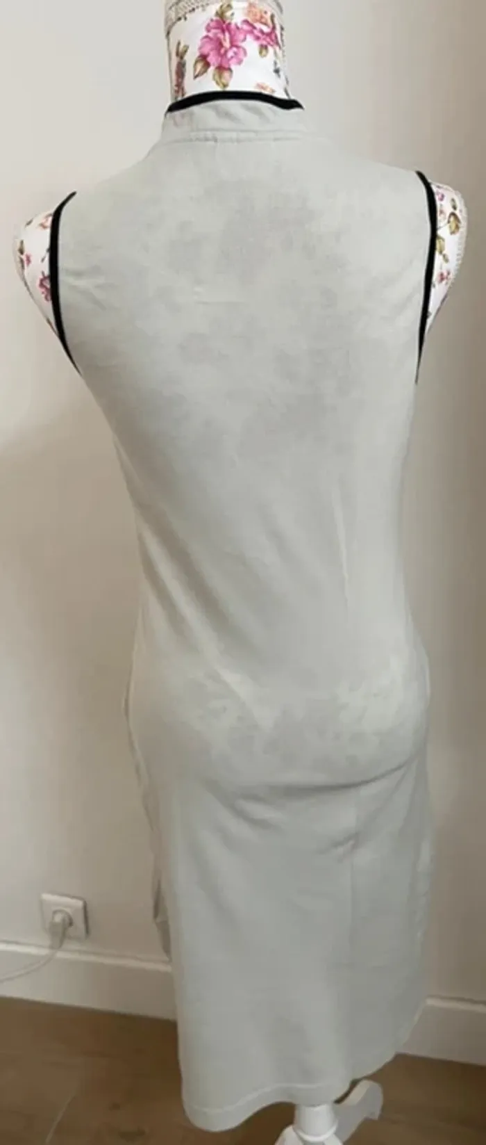 Robe sans manches Lacoste élégante – Taille 38 - photo numéro 5